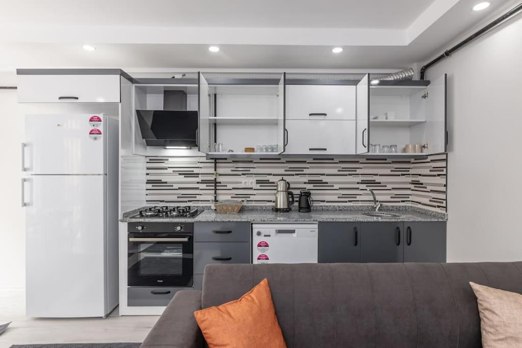 6-sehir Merkezinde Bueyuek Modern Daire *
