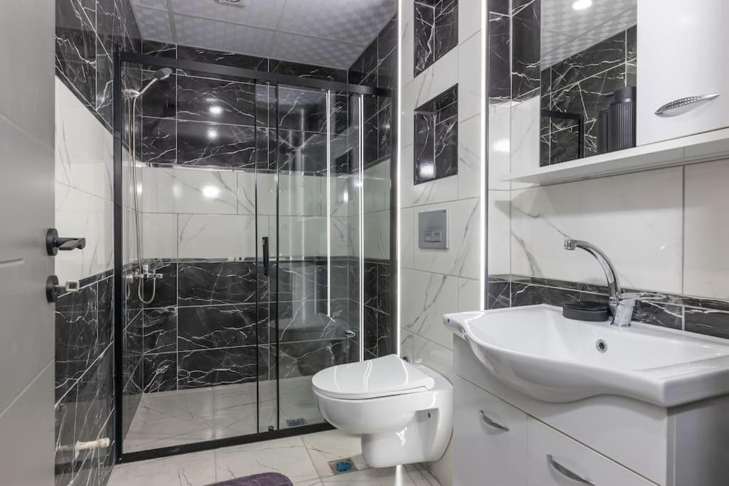 Daire 6-sehir Merkezinde Bueyuek Modern Antalya