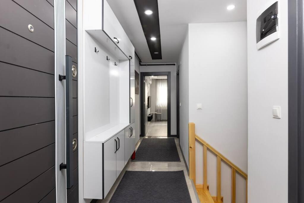 6-sehir Merkezinde Bueyuek Modern Daire